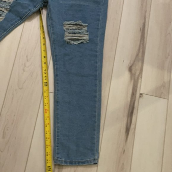 No brand Distressed straight legged jeans size 28 waist - Picture 3 of 7